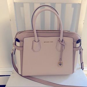 Micheal Kors Medium Sized Purse